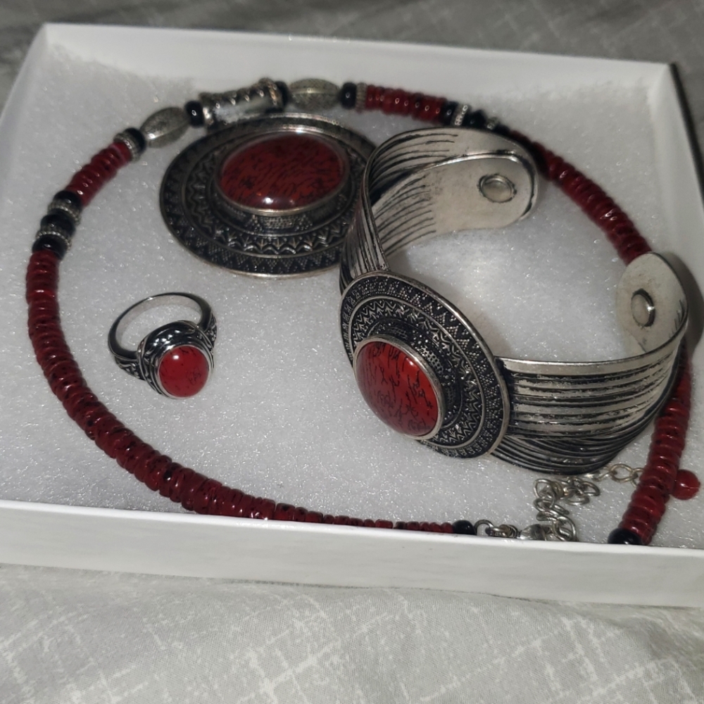 Premier Designs- Red Spice set
